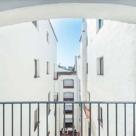 Jardines Del Puerto * מארבלה